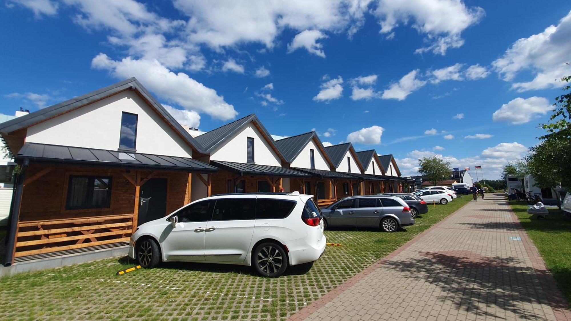 Camping Klif-Nowe Klimatyzowane Domki, 400M Od Centrum Rewala, 30M Od Morza Trzęsacz Eksteriør billede