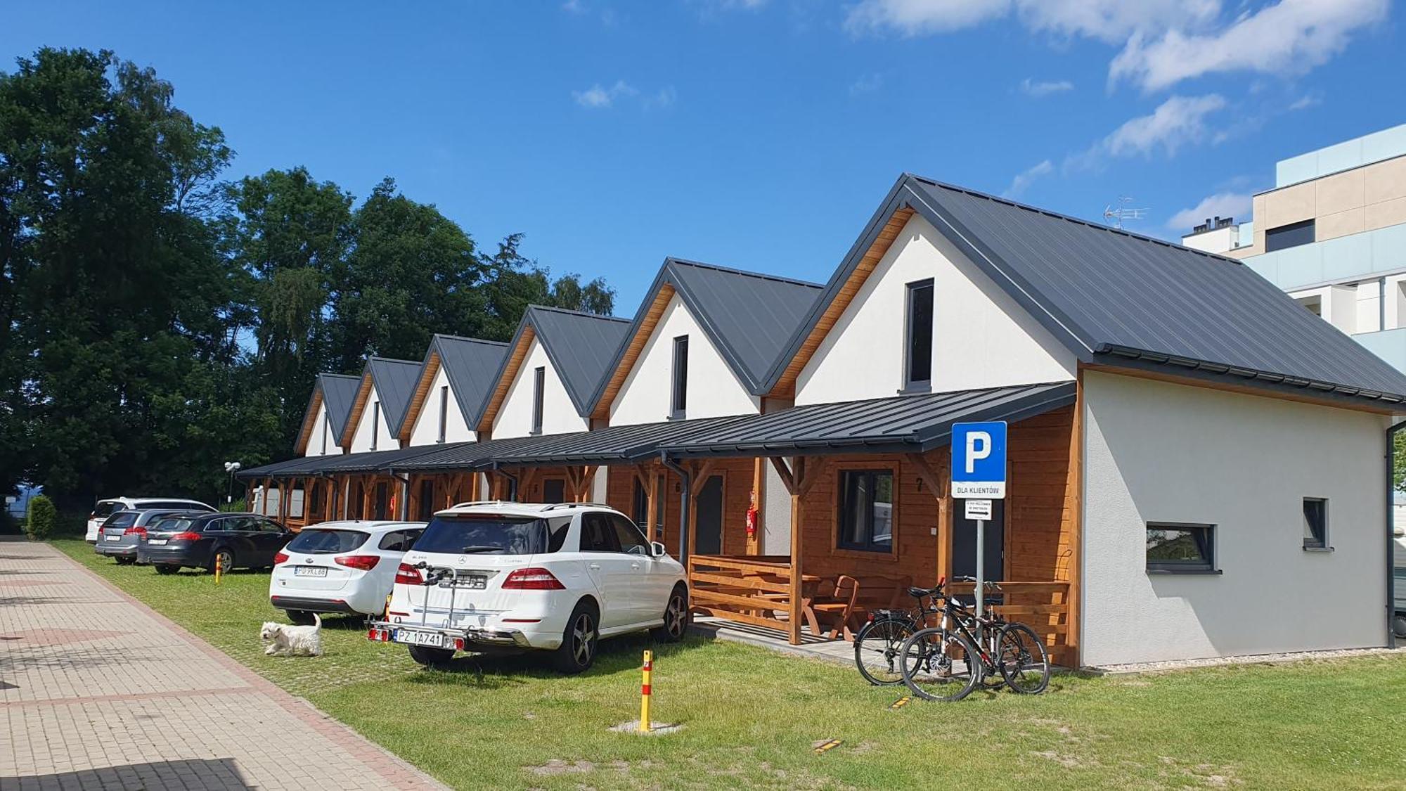 Camping Klif-Nowe Klimatyzowane Domki, 400M Od Centrum Rewala, 30M Od Morza Trzęsacz Eksteriør billede