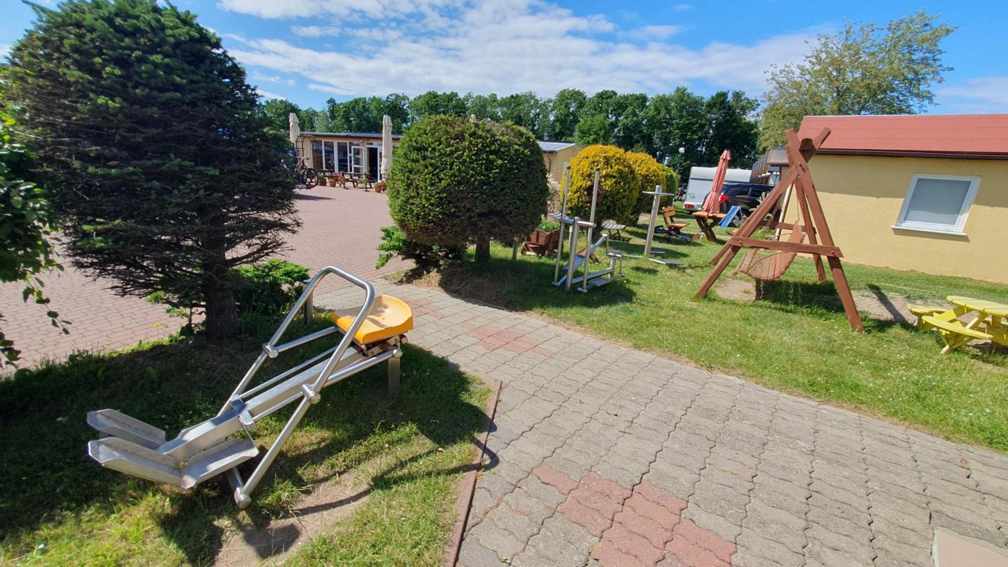 Camping Klif-Nowe Klimatyzowane Domki, 400M Od Centrum Rewala, 30M Od Morza Trzęsacz Eksteriør billede